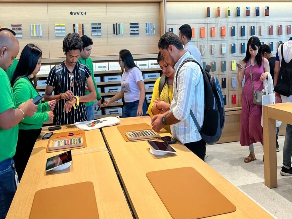 APPLE