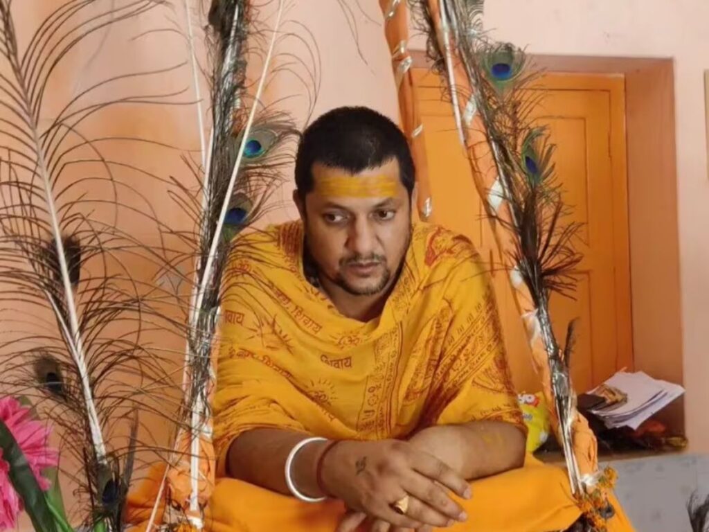 અનોખો શિવભક્ત, 21 દિવસથી મૌન ઊભા છે