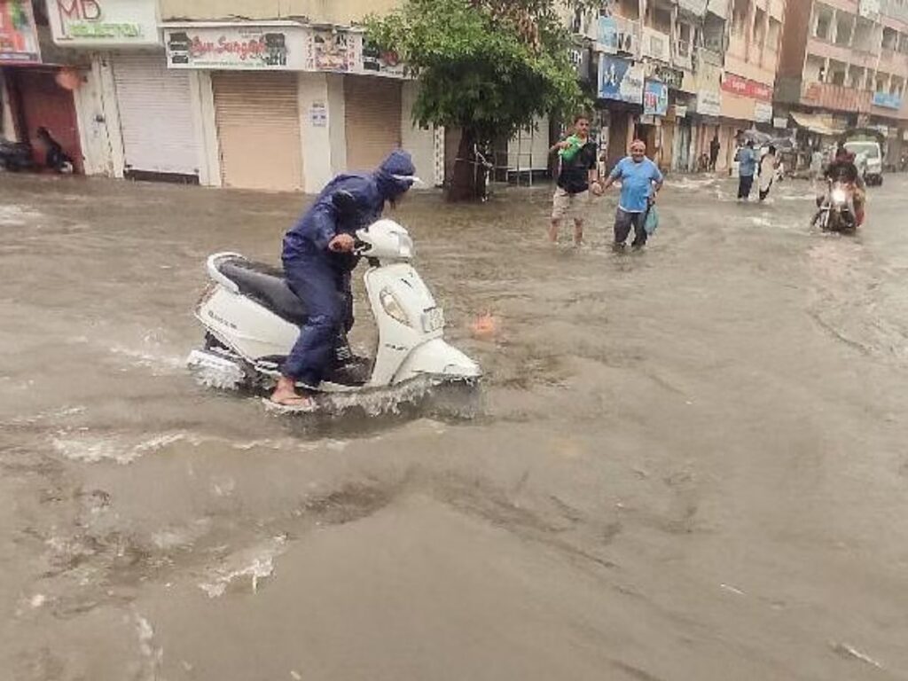 ગુજરાતના આ શહેરોમાં પડશે ભારે વરસાદ 