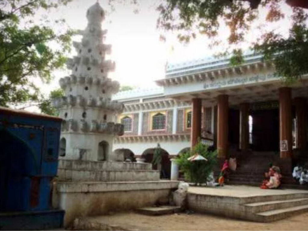 પ્રસાદમાં અપાય છે ગાંજો