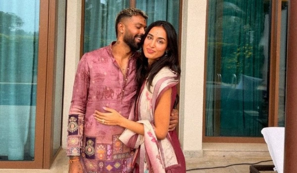 Bollywood Gossip, Indian Cricket News