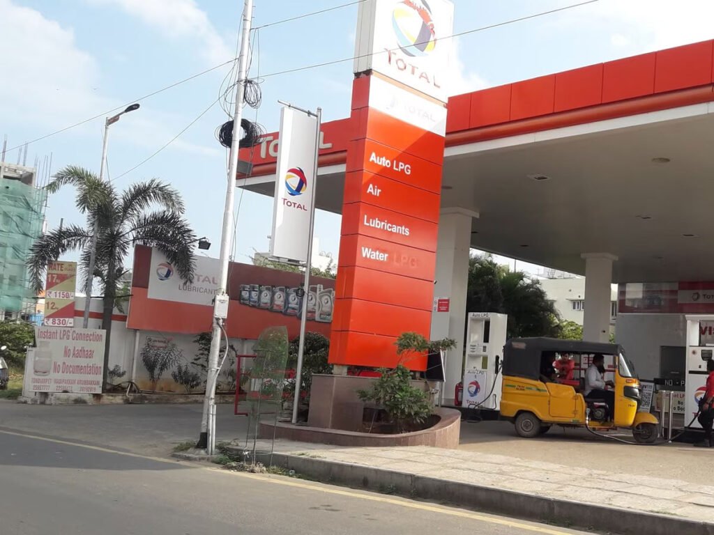 LPG અને ATMથી લઈને પેટ્રોલ સુધી... 1 ઓક્ટોબરે બદલાશે આટલા નિયમો; જાણો ભાવ વધશે કે ઘટશે ?? 3 - Lok Patrika LPG અને ATMથી લઈને પેટ્રોલ સુધી... 1 ઓક્ટોબરે બદલાશે આટલા નિયમો; જાણો ભાવ વધશે કે ઘટશે ?? - Lok Patrika