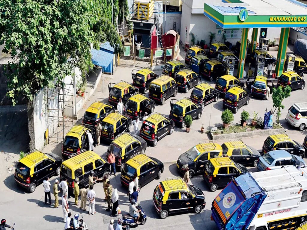 મોંઘવારી: દિવાળી આવતાં જ CNG માં ભાવ વધારો, નવી કિંમત જાણીને રિક્ષા ચાલકો મેદાને ઉતર્યા 1 - Lok Patrika મોંઘવારી: દિવાળી આવતાં જ CNG માં ભાવ વધારો, નવી કિંમત જાણીને રિક્ષા ચાલકો મેદાને ઉતર્યા - Lok Patrika