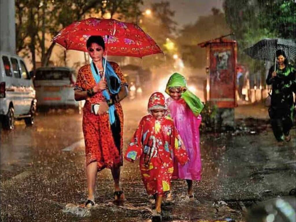 આગામી 13 કલાકમાં 24 રાજ્યોમાં ભારે વરસાદની આગાહી, પતરાં ઉડી જાય એવો પવન ફૂંકાશે 1 - Lok Patrika આગામી 13 કલાકમાં 24 રાજ્યોમાં ભારે વરસાદની આગાહી, પતરાં ઉડી જાય એવો પવન ફૂંકાશે - Lok Patrika